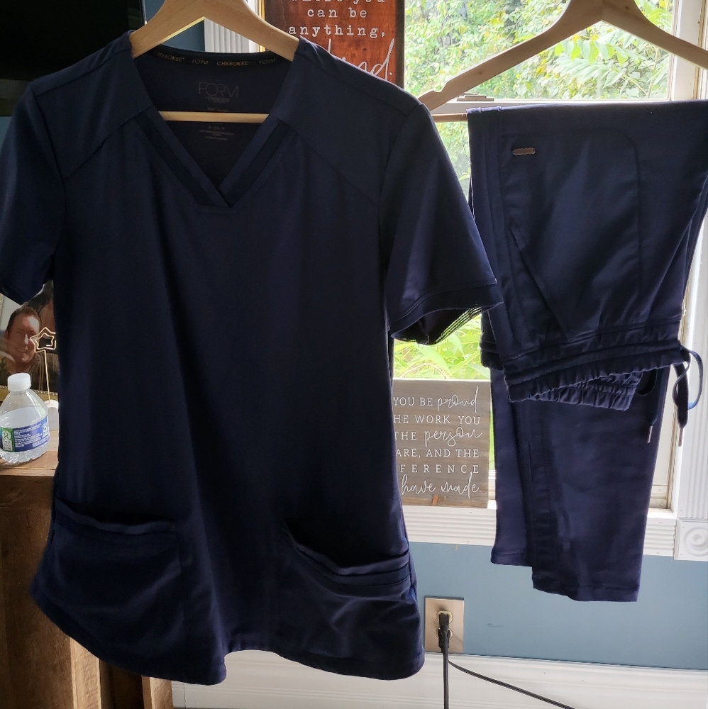 Scrub set